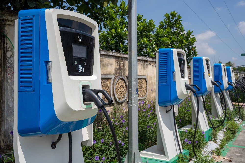 Sạc điện ô tô VinFast xây dựng ở nhiều địa điểm khác nhau